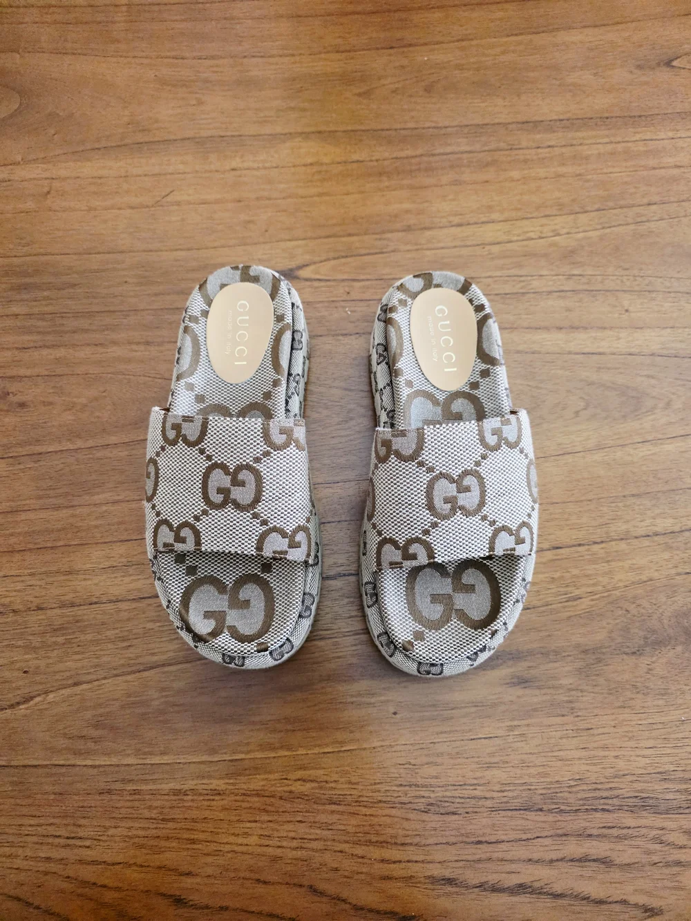 Gucci Brown GG Logo Sandals - Picture 3 of 10